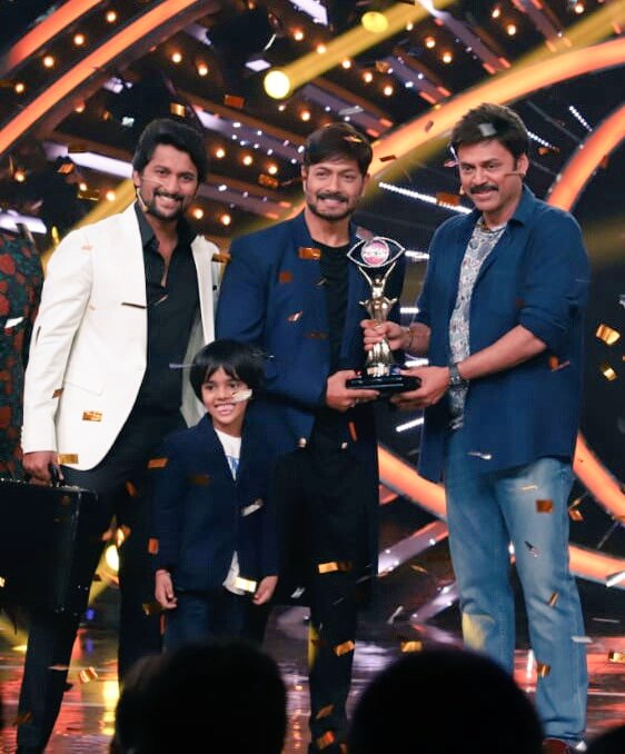 Kaushal with Bigg Boss 2 Trophy