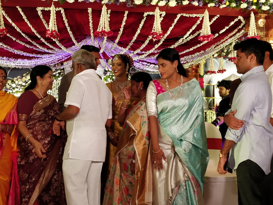 Chandana Deepthi and Balaram Reddy tie the Wedding Knot in Hyderabad