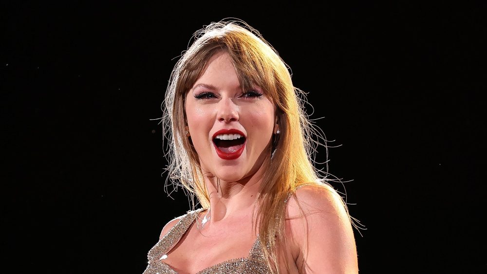 Taylor Swift Makes History: Pop Superstar Joins Billionaire Ranks 
